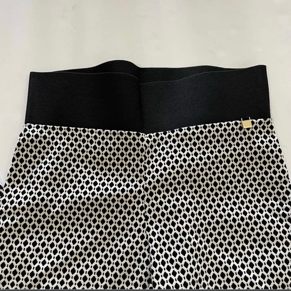 Tahari Arthur S.Levine Women’s Black and White Elastic Waistband Dress Pants - Picture 5 of 11
